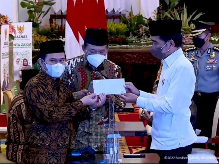 Bayar di BAZNAS, Jokowi Minta Pejabat Segera Tunaikan Zakat 