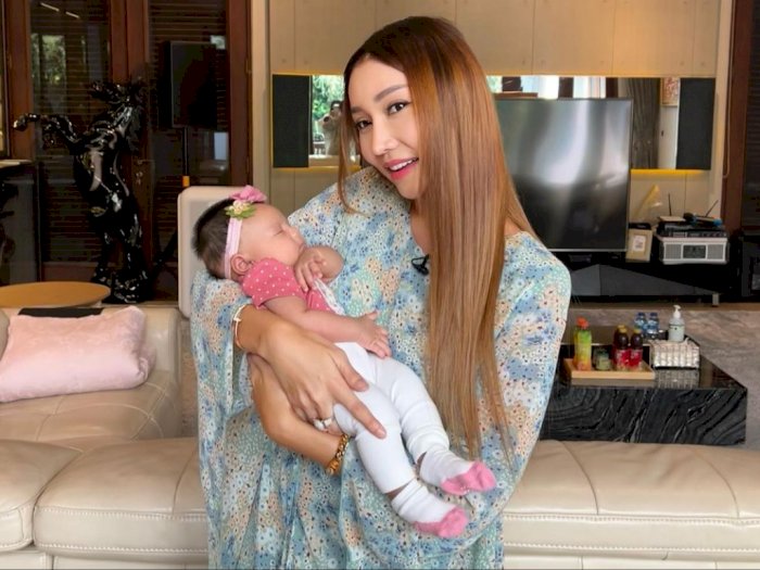 Lucinta Luna Keluarkan Suara Khodam Gendong Ameena, Netizen: Untung Bayinya Gak Sawan