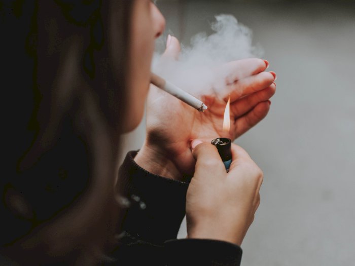 Tetap Merokok Selama Bulan Puasa? Awas Bau Mulut!