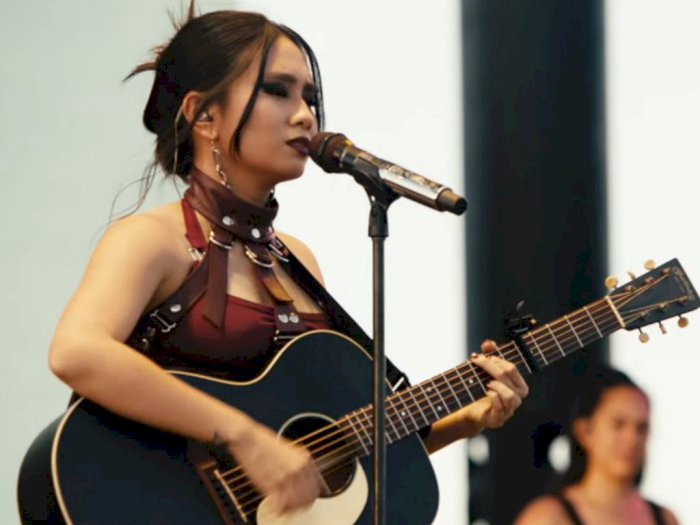 NIKI Jadi Penyanyi Wanita Pertama Tampil di Coachella, Netizen Sindir Agnez Mo
