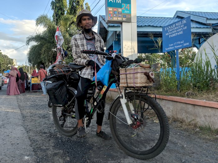 Pria Ini Nekat Mudik Bersepeda dari Papua ke Palopo, Sulsel! Butuh Berapa Lama?