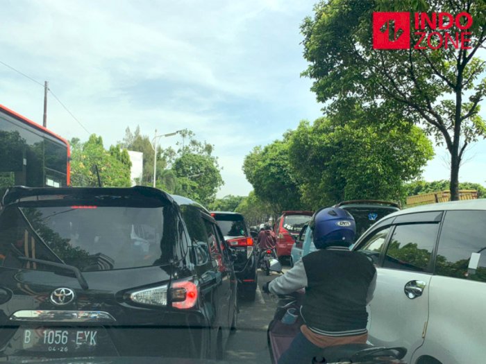 Selain Volume Kendaraan Naik 3 Persen, Jakarta Macet Parah Gegara Warga Ingin Bukber