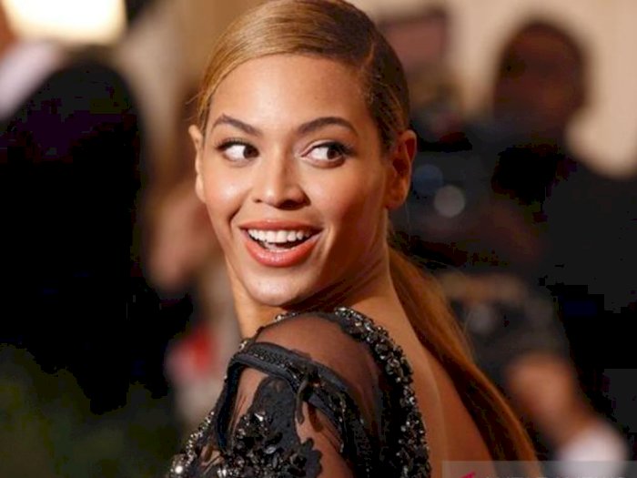 Enam Tahun Berturut-turut Tak Hadiri Met Gala, Beyonce Tepergok Ada di Pulau Pribadi