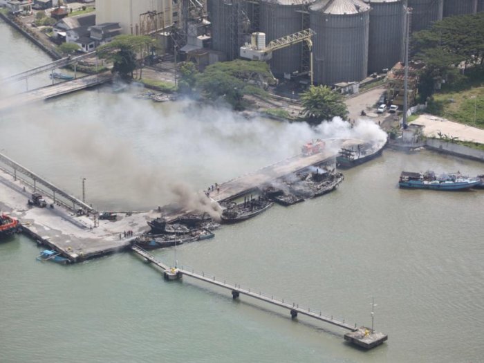 45 Kapal Terbakar di Pelabuhan Cilacap, Kapolda: Kerugian Rp130 Miliar