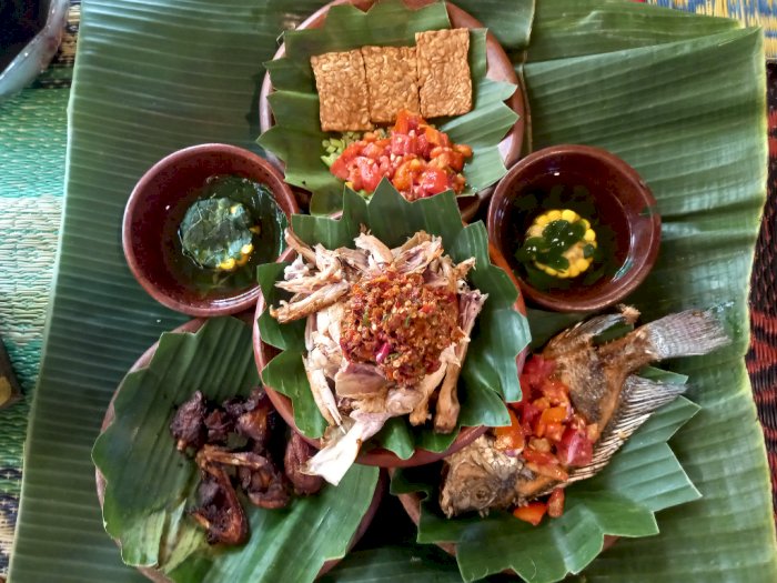 Nikmatnya Nasi Ayam Merangkat, Kuliner Khas Lombok yang Penuh Filosofi! Apa Itu?