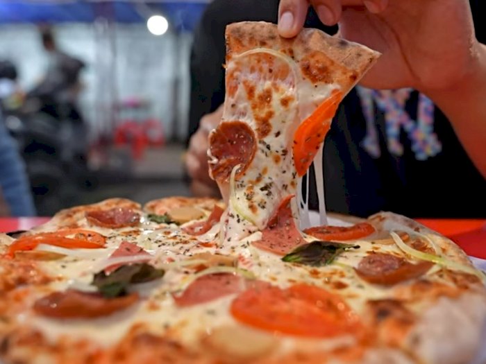 Bajigur! Untuk Makan Pizza Pinggir Jalan di Jogja Ini, Pembeli Harus Antre Sampai 3 Jam