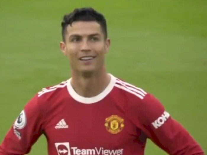 Momen Ronaldo Tertawa Sinis Lihat Man United Dibantai Brighton 
