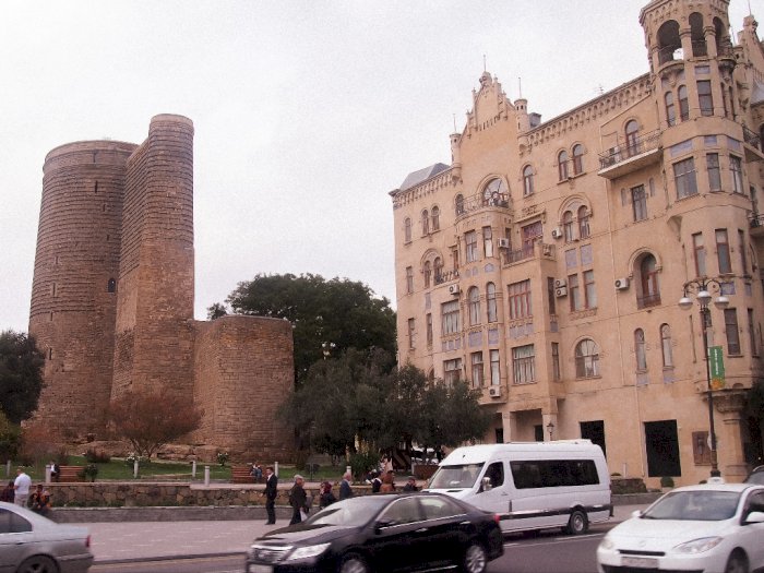 Magisnya Ibu Kota 'Negara Api' Azerbaijan, Perpaduan Kota Modern dan Abad Pertengahan 