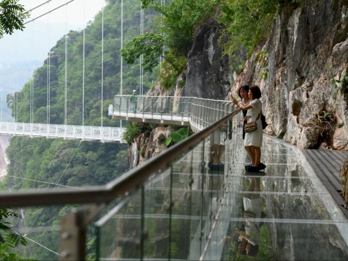 Jembatan Kaca Bach Long Vietnam, Destinasi Wisata Baru yang Cocok Buat Uji Nyali