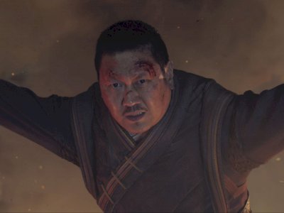Benedict Wong Beri Pujian ke Sutradara 'Doctor Strange 2' Sam Raimi: Dia Pria Luar Biasa 