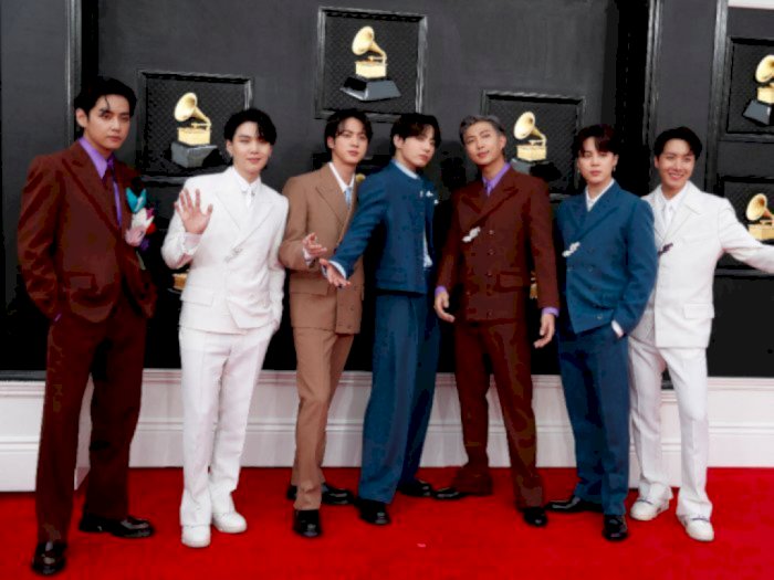 Army Ngamuk Soal Album BTS Terbaru 'Proof', Benarkah Hanya Dirilis dalam Bentuk Fisik?