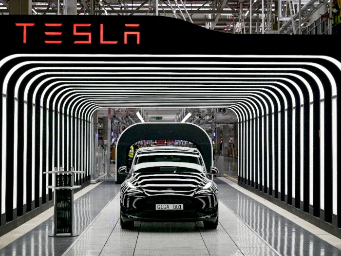 Gegara Gangguan Pasokan Suku Cadang, Tesla Hentikan Produksi Pabrik di Shanghai 