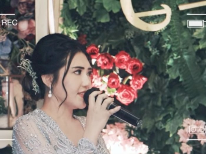 Dilamar Chevra Yolandi, Reaksi Via Vallen Bikin Kaget