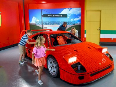 Ferrari F40 yang Indah ini Dibangun Pakai Batu Bata Lego