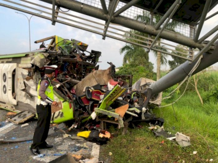 Kecelakaan Bus Tewaskan Belasan Orang di Tol Mojokerto, Sopir Diduga Pakai Narkoba