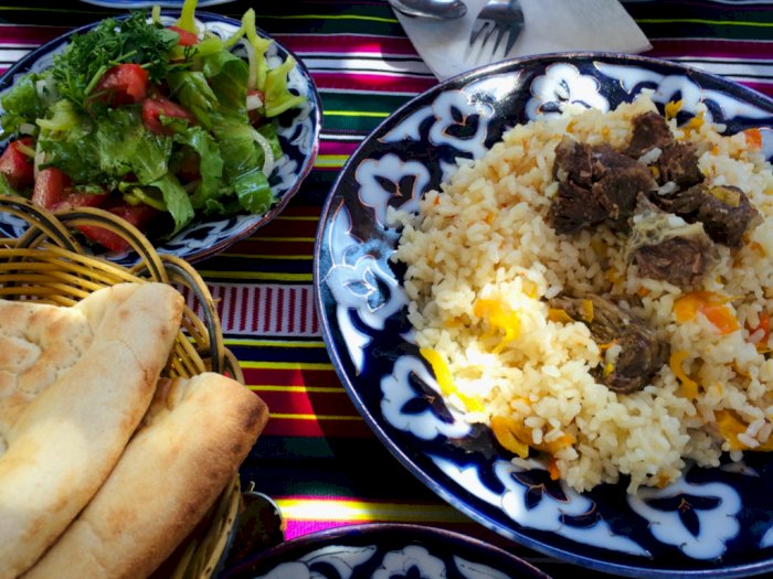 4 Kuliner Uzbekistan Ini Nikmatnya Bukan Main, Ada yang Mirip Nasi Goreng Kambing!