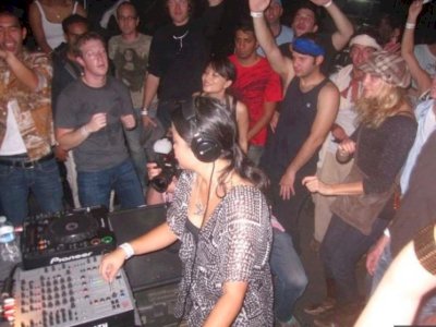 Mark Zuckerberg Terlihat Mabuk Tipis di Klub, Dulunya Suka Party..