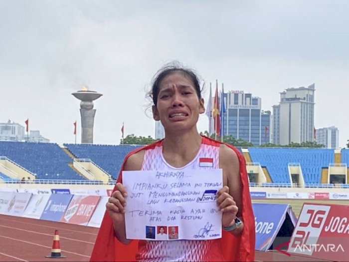 Tangis Bahagia Odekta Naibaho Pecah Usai Sabet Emas di Nomor Marathon Putri SEA Games 2021