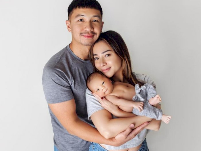 Wajah Baby Izz Anak Nikita Willy saat Foto Keluarga Bikin Gemas: Good Looking Sejak Bayi