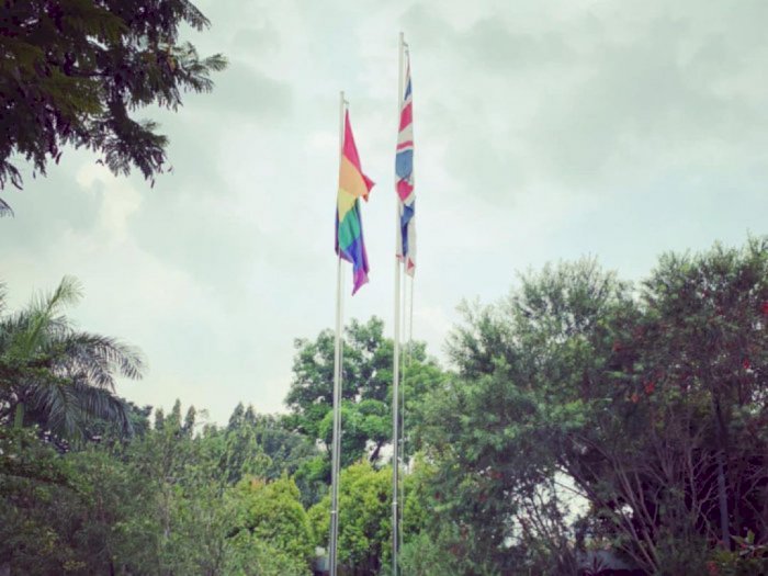 Kibarkan Bendera LGBT, Kedubes Inggris Diminta Bersikap Sesuai Norma di Indonesia