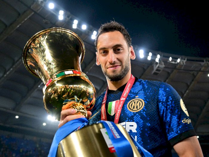 Hakan Calhanoglu Pindah ke Inter Biar Juara Serie A, Kini Merana karena AC Milan Juara