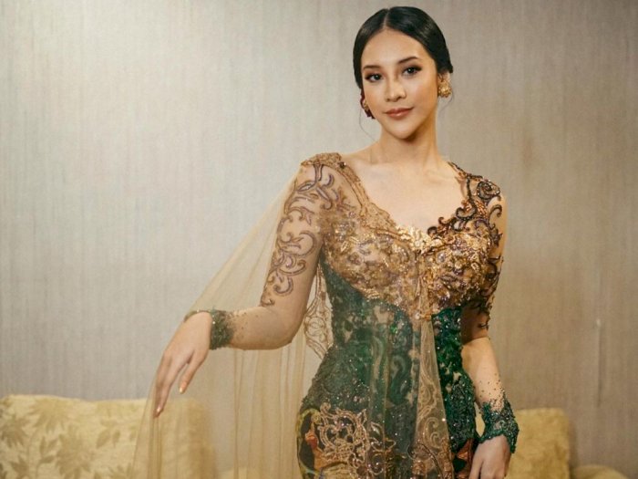 Pakai Kebaya Mewah, Anya Geraldine Tampil Menakjubkan saat Jadi Juri Puteri Indonesia 