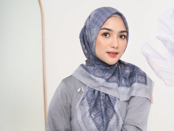 3 Inspirasi OOTD Hijab ala Citra Kirana, Manis Banget