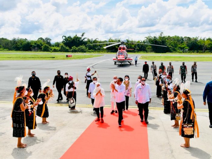 Presiden Jokowi Kunjungi Pabrik Sorghum dan Bagikan Bansos di Sumba Timur NTT Hari Ini
