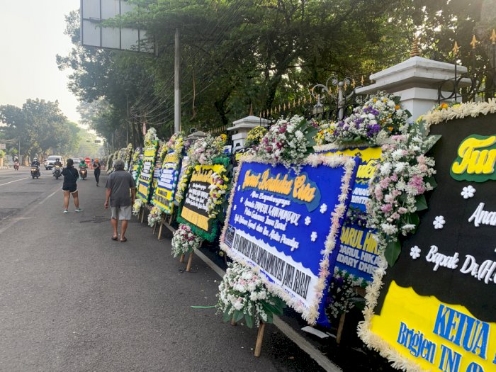 Jawa Barat Berduka, Ribuan Karangan Bunga untuk Eril Menghiasi Gedung Pakuan