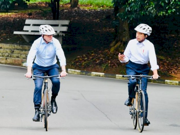 Jokowi Ajak PM Australia yang Baru Gowes Bareng Pakai Sepeda Bambu di Istana Bogor