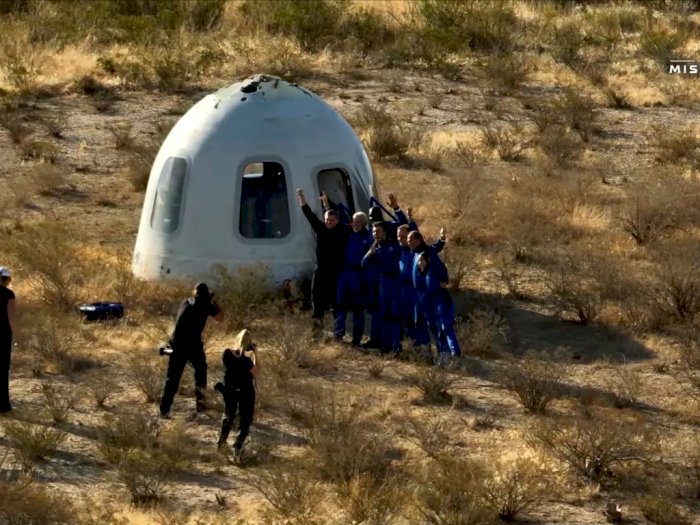 Mendarat Selamat di Bumi, Blue Origin Selesaikan Penerbangan Wisata Luar Angkasa Kelima