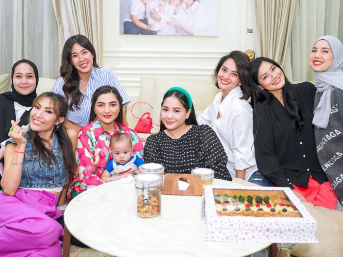 Potret Keseruan Geng Cendol Kumpul di Rumah Nagita Slavina: Perkumpulan Mama-mama Kece