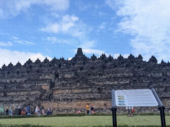 Tarif Candi Borobudur Rp750 Ribu Ditunda, Sandiaga: Keadaan Ekonomi Sekarang Berat