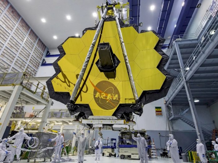 Duh! Teleskop James Webb Rusak usai Dihantam Meteor Seukuran Debu di Luar Angkasa