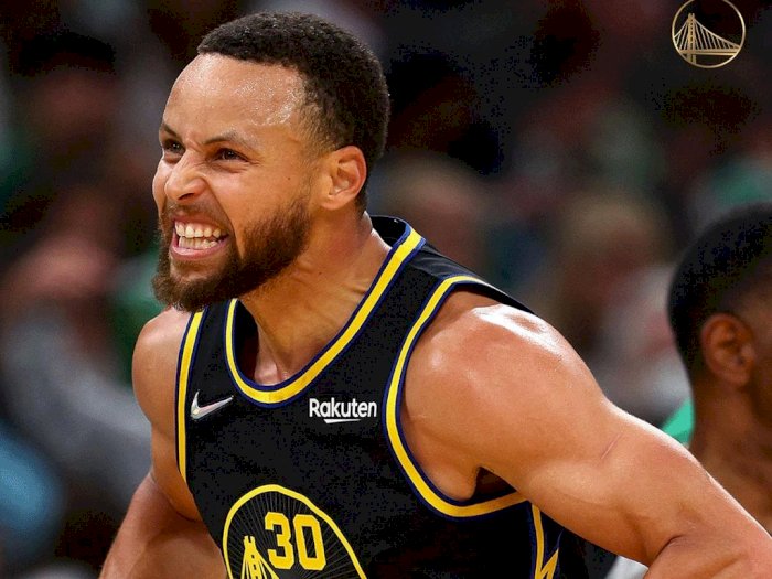 Stephen Curry Bawa Kemenangan di Final Game 4 NBA 2022 Warriors Bersinar