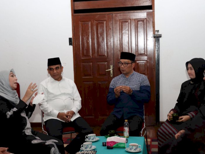 Takziah ke Rumah Ridwan Kamil, Sekjen Gerindra Sampaikan Pesan Prabowo