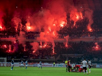 Dear Pendukung Persib, Jangan Nyalain Flare di Piala Presiden: Laga Bisa Pindah dari GBLA!