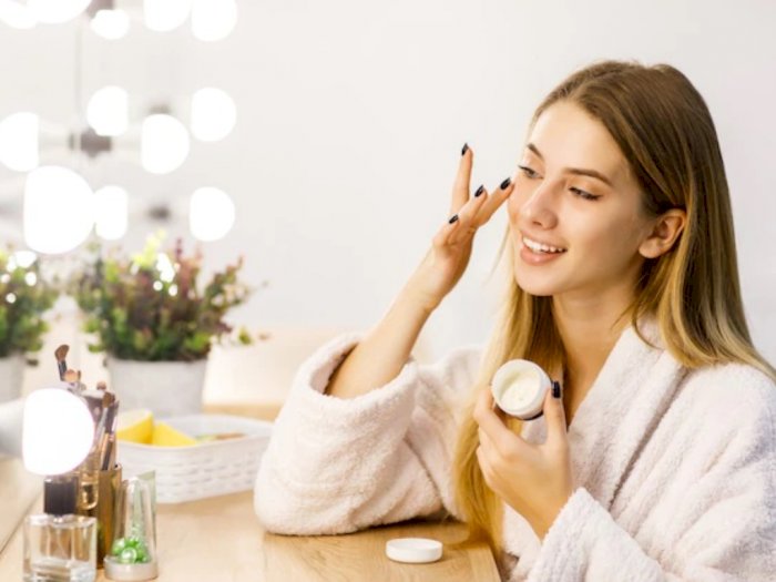 Sebelum Beli Skincare, Perhatikan 5 Tips Ini Yuk!
