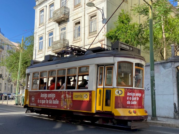 Pengalaman Berwisata Naik Tram Kuno di Lisbon, Seru tapi Rawan Copet!