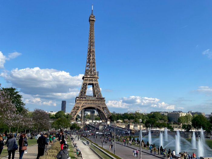 4 Lokasi Syuting Serial Netflix ‘Emily in Paris’ yang Kini Jadi Tempat Wisata