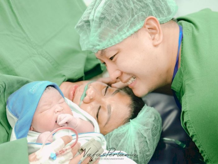 Selamat! Regina Ivanova Melahirkan Anak Pertama, Diberi Nama Nathaniel Luigi Jayadi