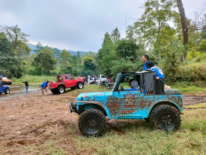 Bukan Cuma Yogyakarta, Kota Batu Juga Punya Wisata Jeep Adventure dengan Rute Seru!