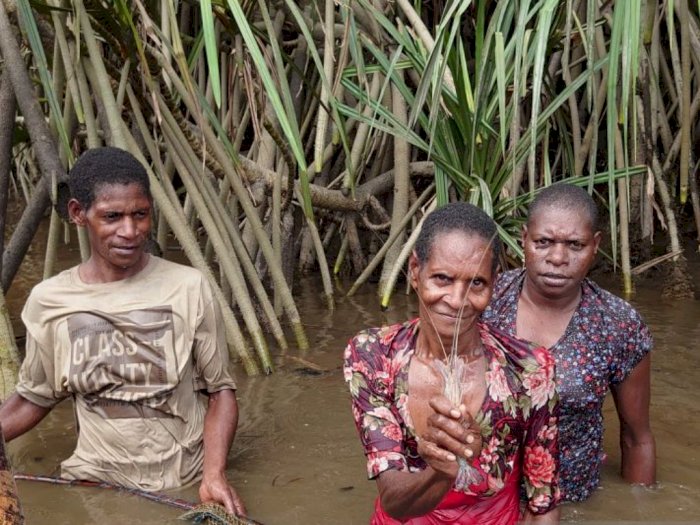 Mengintip Bakat Mengagumkan Suku Asmat, Jago Mengukir hingga Bisa Meramal Cuaca 