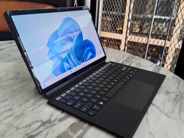 ASUS Vivobook 13 Slate OLED (T3300), Laptop Plus Tablet Kekinian dengan Layar ASUS OLED