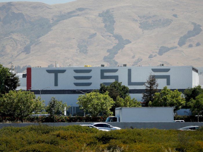 Tesla Umumkan Pengiriman Mobil Listrik Menurun Akibat Lockdown di China