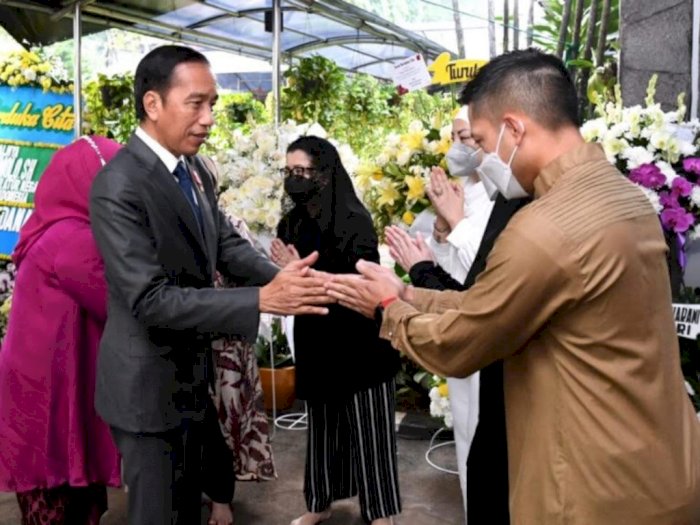 Tiba di Indonesia, Jokowi Langsung Melayat ke Rumah Tjahjo Kumolo, Begini Suasananya