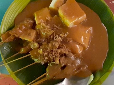 Lezatnya Sate Padang Ajo Ramon, Kuliner Legendaris di Jakarta Punya 8 Cabang! 