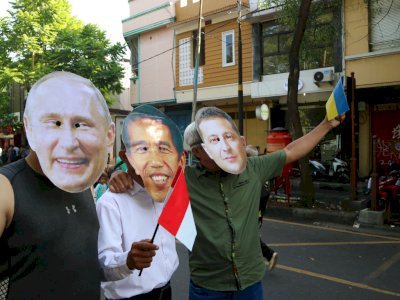 Teriak Ura…! ‘Presiden Rusia’ dan ‘Presiden Ukraina’ Bertemu ‘Jokowi’ di CFD Solo