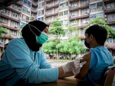 Vaksin Booster Jadi Syarat Perjalanan hingga Masuk Mal, Anies: Yuk Ambil Tanggung Jawab!