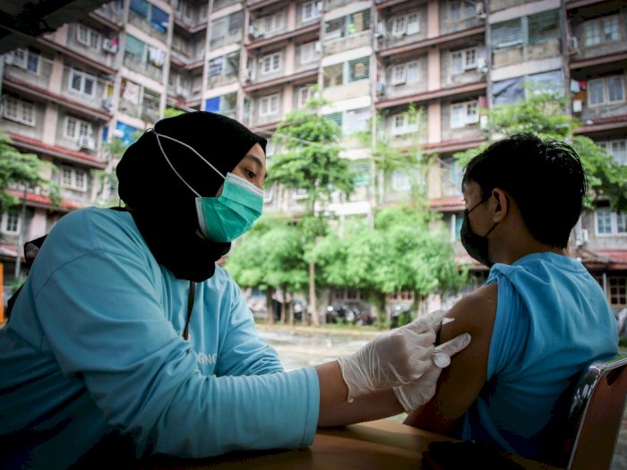 Vaksin Booster Jadi Syarat Perjalanan hingga Masuk Mal, Anies: Yuk Ambil Tanggung Jawab!